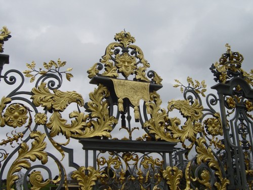 The grey bits haven't been painted yet