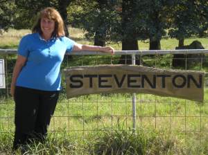 Susannah Fullerton guiding her literary tour