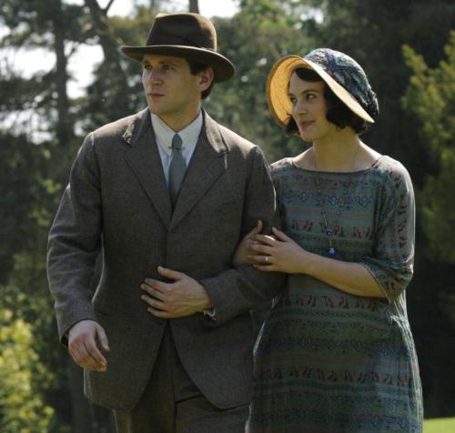 3x04-the-men-of-downton-abbey-32366905-3000-1996 (1)