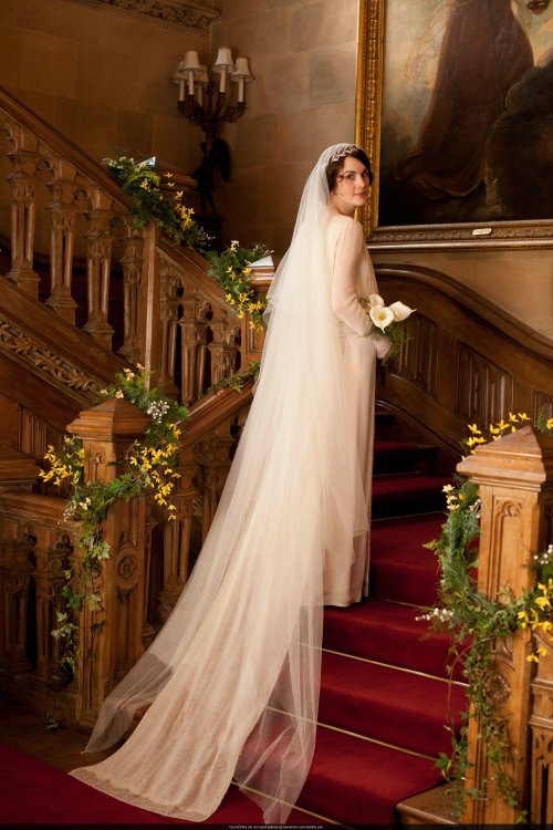 Mary-and-Matthews-Wedding-lady-mary-crawley-32438022-2000-3000