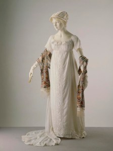 1805-1810 French evening dress, V&A museum