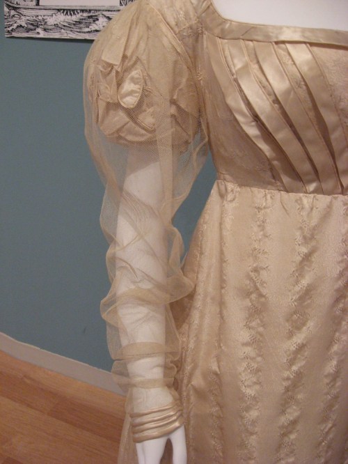 closeup gauze sleeve